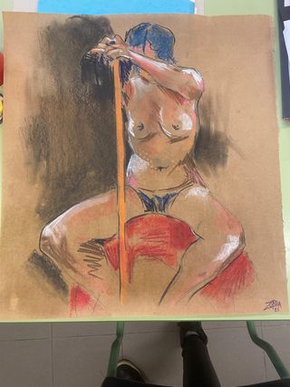 MODELO FEMENINO PARA DIBUJO Y FOTOGRAFÍA