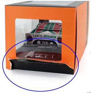 Box danneggiato 
Lancia Stratos 1/18 IXO-MODELS