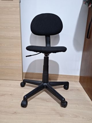 Silla de escritorio negra