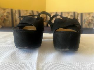 Plataformas negras tacón ancho