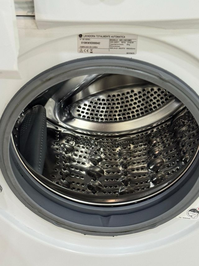 LAVADORA DE CARGA FRONTAL MARCA LG DE 8 KILOS