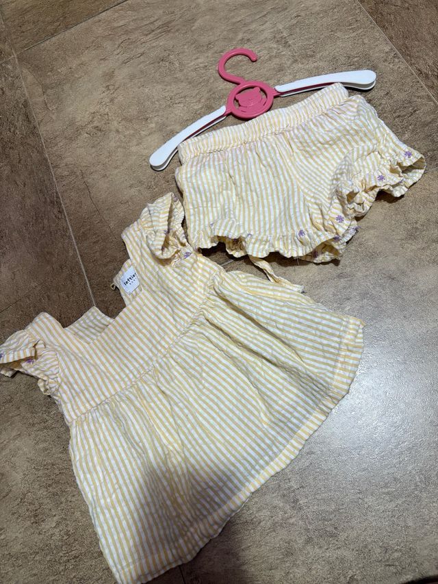 Conjunto de rayas para niña