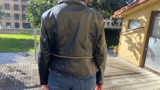 Chaqueta efecto cuero negra