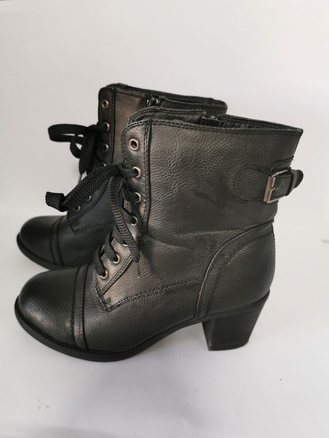 Botines de chica N°38 de Charlotte Russe.