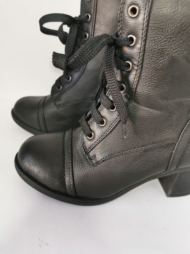 Botines de chica N°38 de Charlotte Russe.