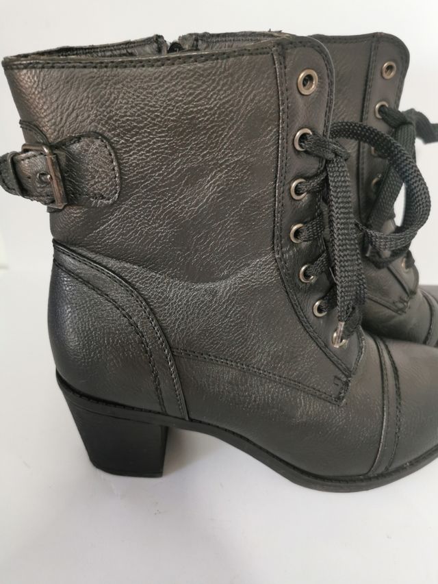 Botines de chica N°38 de Charlotte Russe.