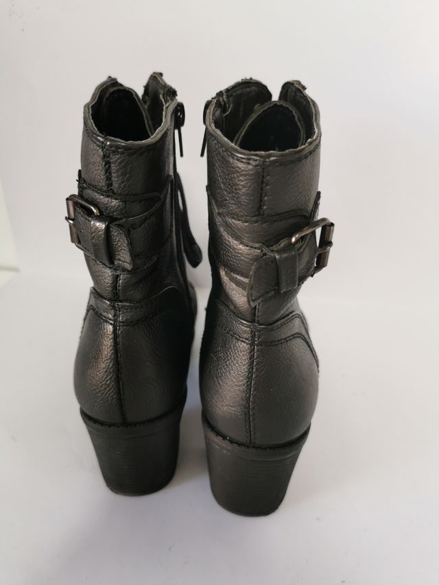 Botines de chica N°38 de Charlotte Russe.