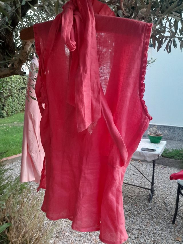 Blusa rosa con volantes