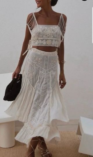 Falda Zara puntilla y abalorios
zw coleccion