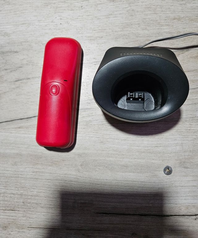 Hola    Teléfono Inalámbrico Panasonic Rojo