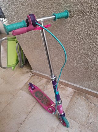 Patinete rosa para niña