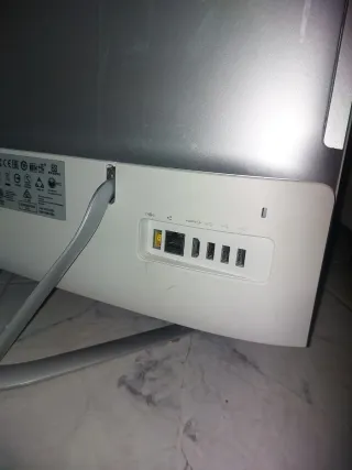 Pantalla Lenovo Plata y Blanca