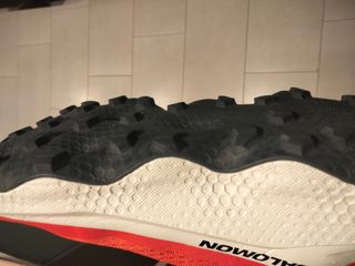 Zapatillas Salomon Ultra Glide 3 Rojas y Blancas