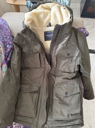 Chaqueta verde militar con capucha