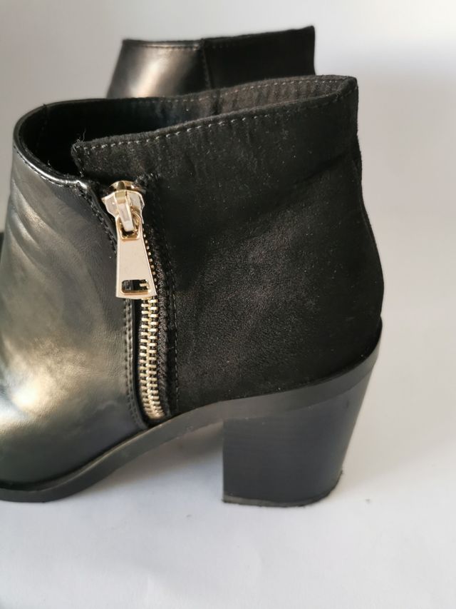 Botines de chica N°39 de Stradivarius.