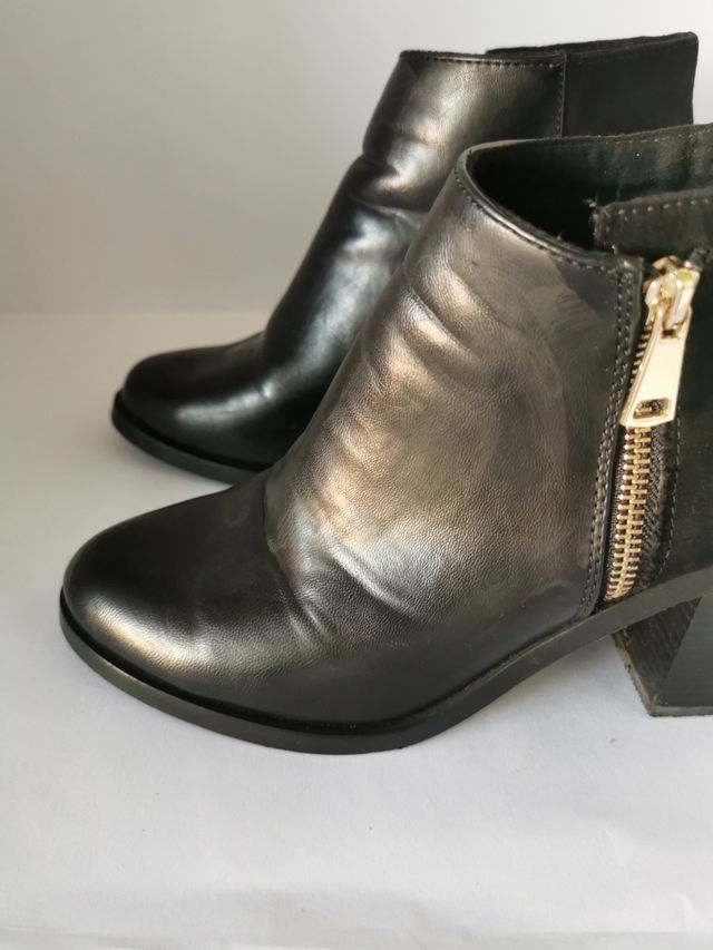 Botines de chica N°39 de Stradivarius.