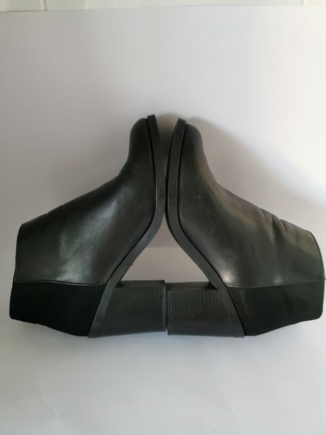 Botines de chica N°39 de Stradivarius.