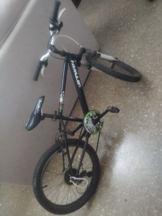 Bicicleta btwin negra
