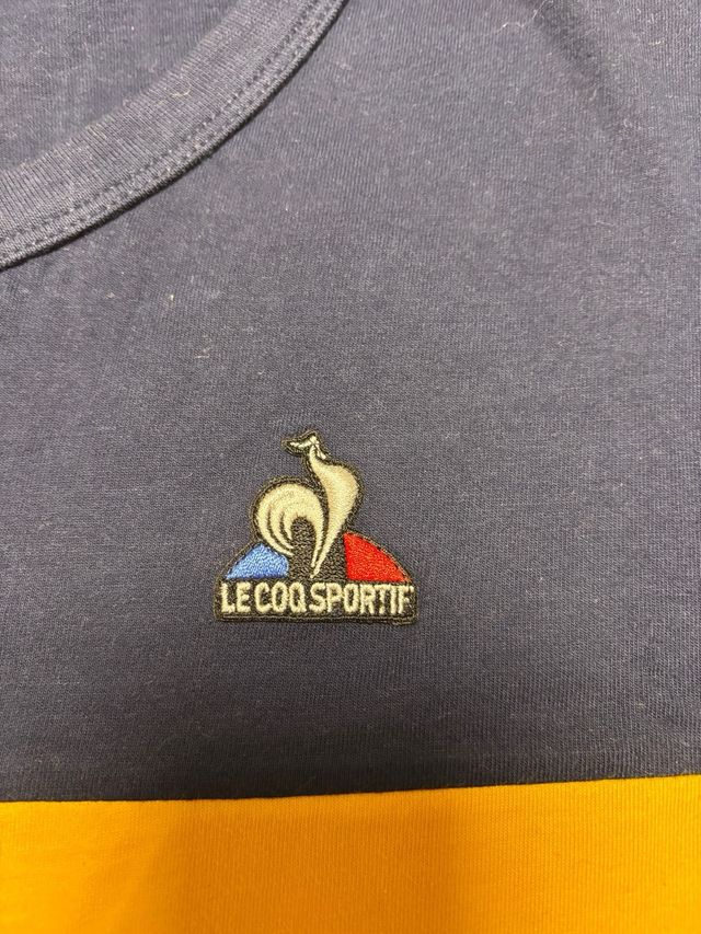 Camiseta Le Coq Sportif Azul y Amarilla