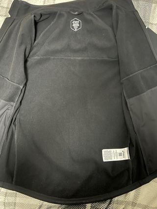 Chaqueta ASICS Negra