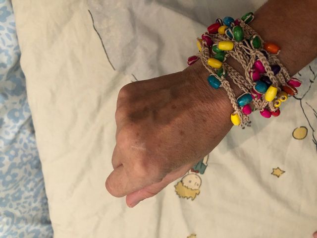 Pulsera crochet con cuentas de madera