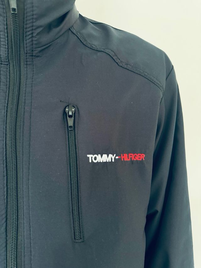 Cazadora Tommy Hilfiger azul marina