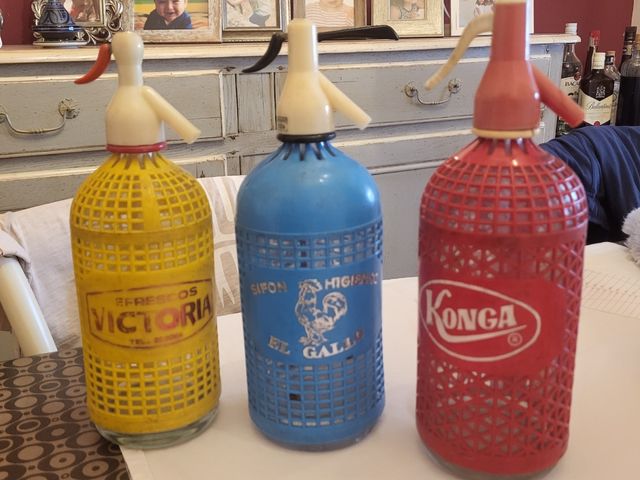 Sifones antiguos de colores