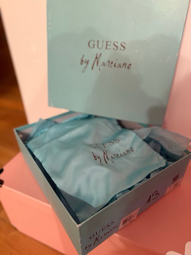 Sandalias Guess Tacón Cadenas y strass