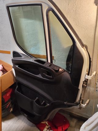 Puerta Izquierda Iveco Daily 2014
