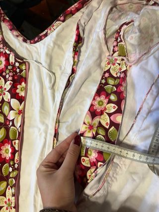 Traje de flamenca rosa y flores