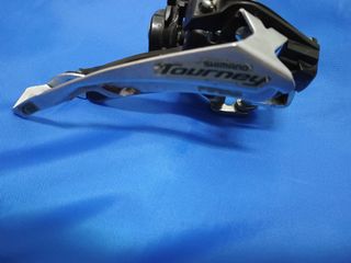 Desviador delantero Shimano Tourney 3platos 