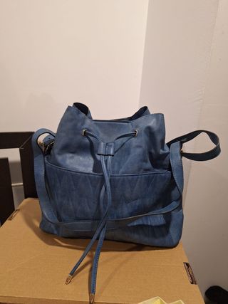 Bolso azul tipo saco
