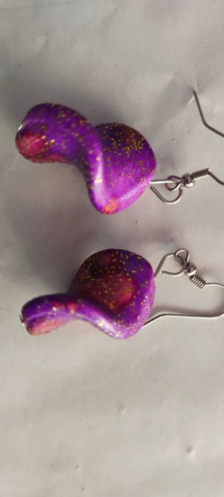 Conjunto collar y pendientes morado 