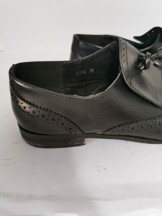 Zapatos Bom Bom Chic Talla 39 Negros.