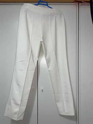 Pantalón blanco con cremalleras