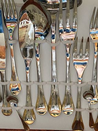 Cubertería de metal 12 juegos .