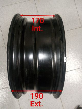 4 Llantas 16'' con Tapacubos y Tuercas