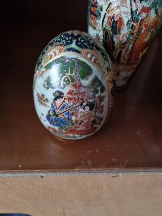 Huevo porcelana chino decorado