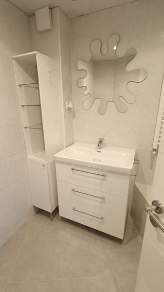 Mueble de baño blanco