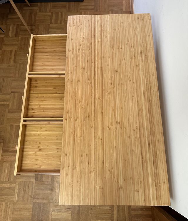 Escritorio Ikea Lillasen, como nuevo. 