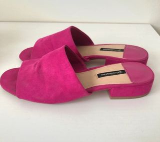 Sandalias planas Stradivarius Fucsia