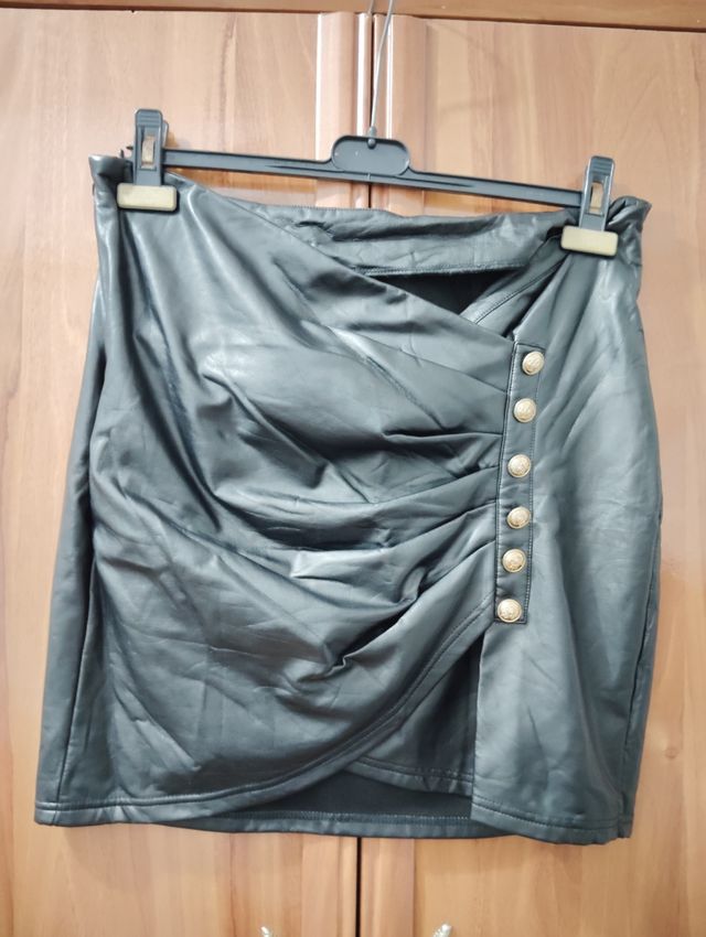 Falda charol asimétrica SHEIN XL