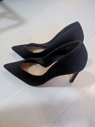 Zapatos de tacón Zara negros