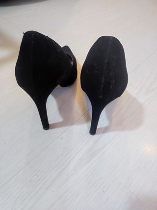 Zapatos de tacón Zara negros