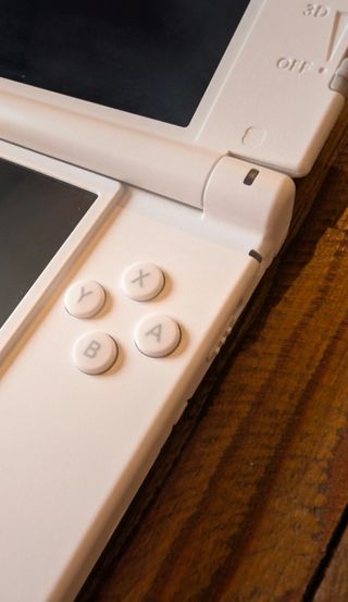 Nintendo 3DS XL Luigi Special Edition