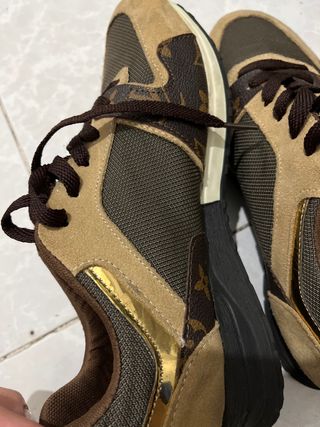Zapatos Louis Vuitton Beige y Marrón