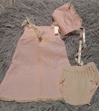 Conjunto vestido, capota y braguitas reborn