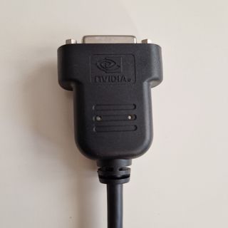 Adaptador DisplayPort a DVI-D Nvidia