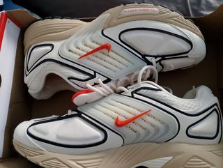 Zapatillas Nike Air Max Dn BG
Blancas y Naranja