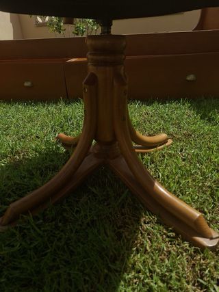 Silla de madera giratoria